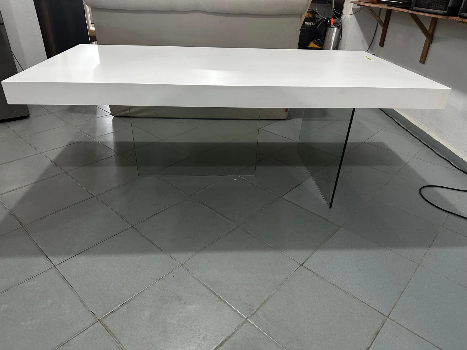 Table à manger blanc bas en verre pro